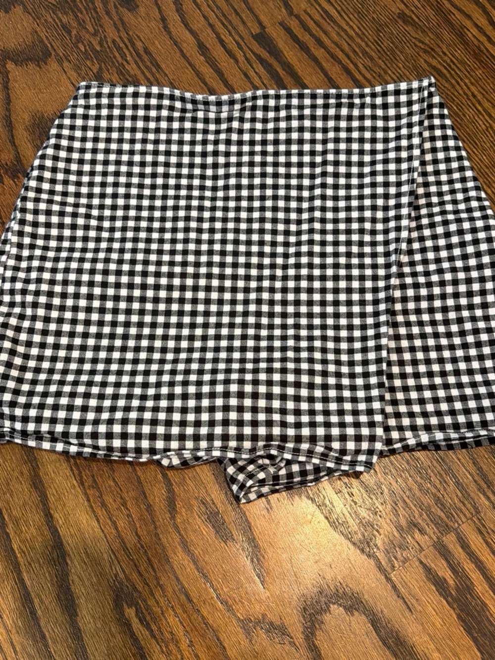 Hollister Black and White Gingham Skort
